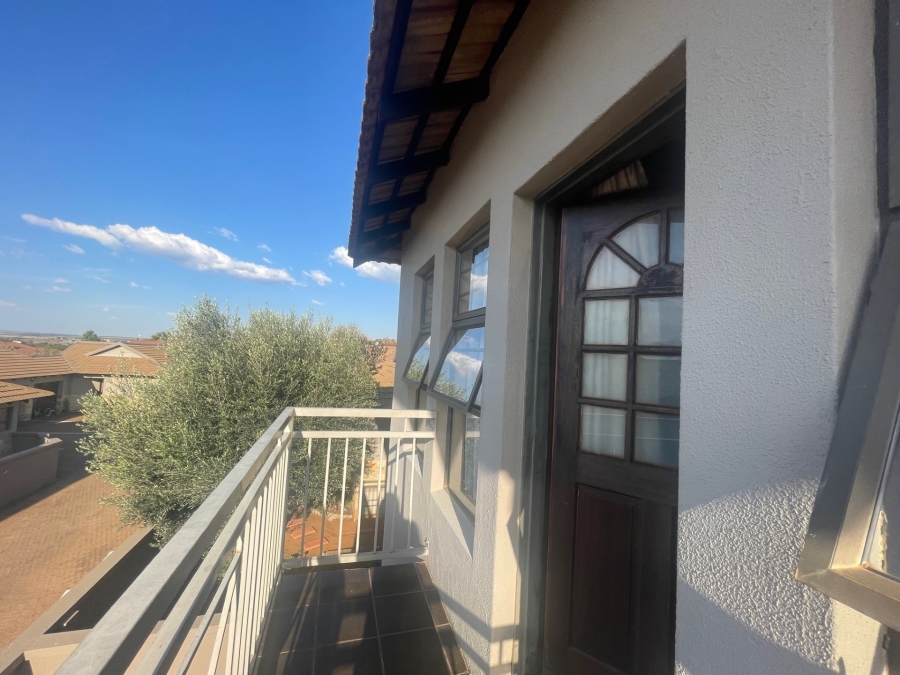 To Let 3 Bedroom Property for Rent in Woodland Hills Free State